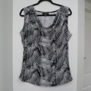 Black and White scoop neck sleeveless INC top